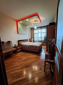 Satılır 3 otaqlı mənzil 125 m²