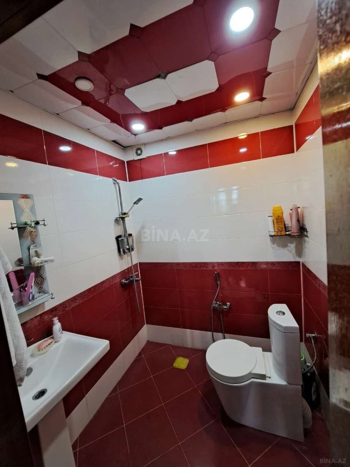 Satılır 3 otaqlı mənzil 125 m²