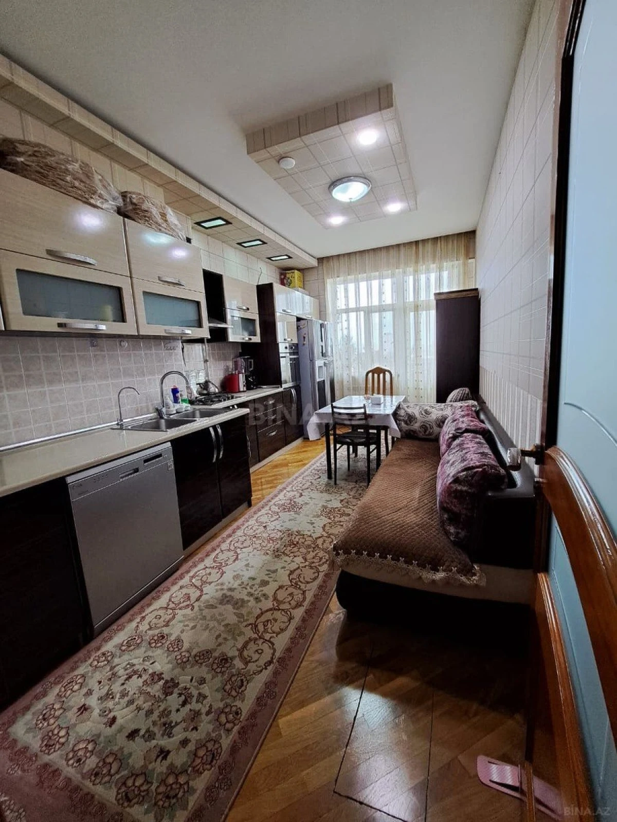 Satılır 3 otaqlı mənzil 125 m²