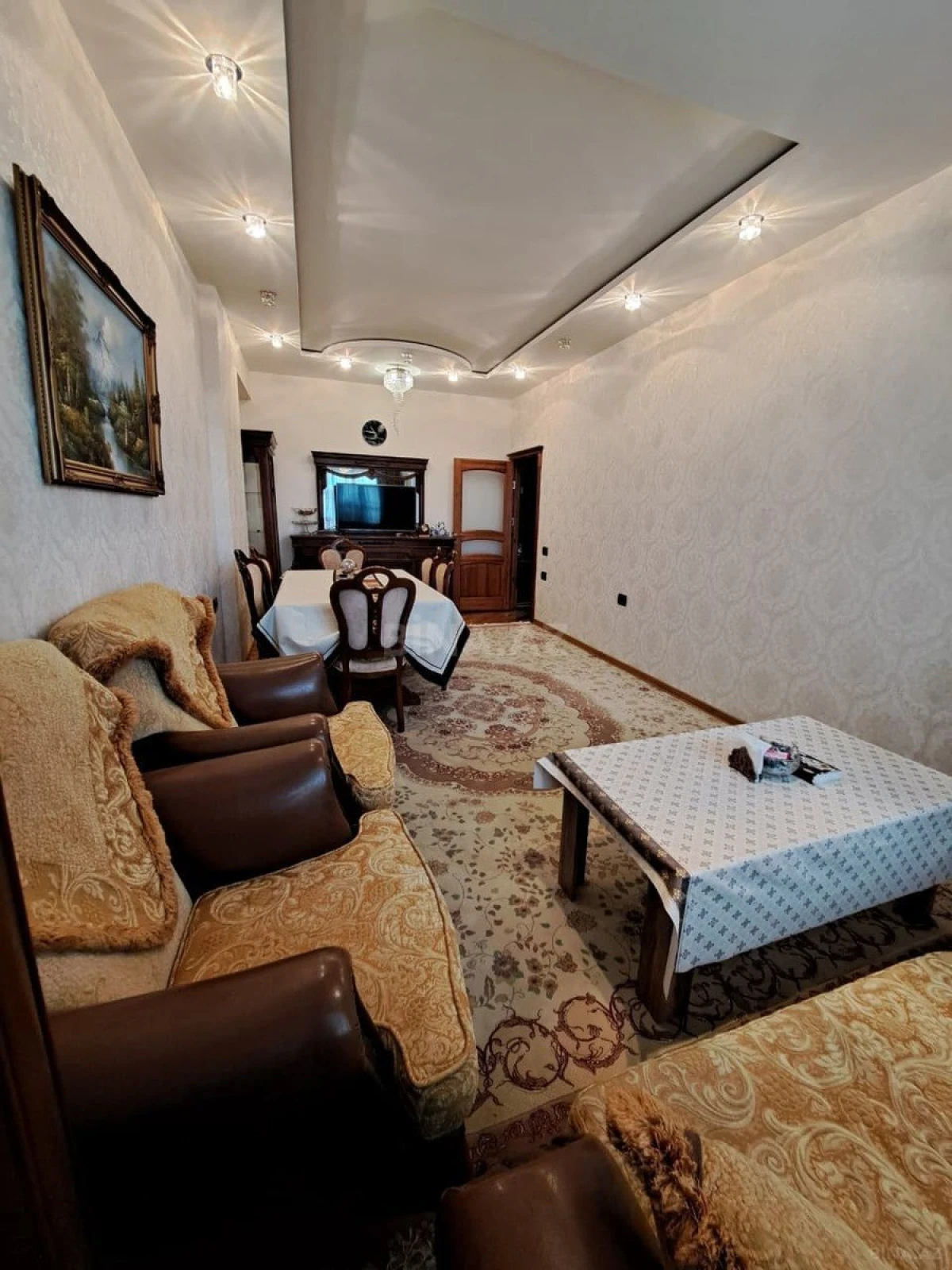 Satılır 3 otaqlı mənzil 125 m²