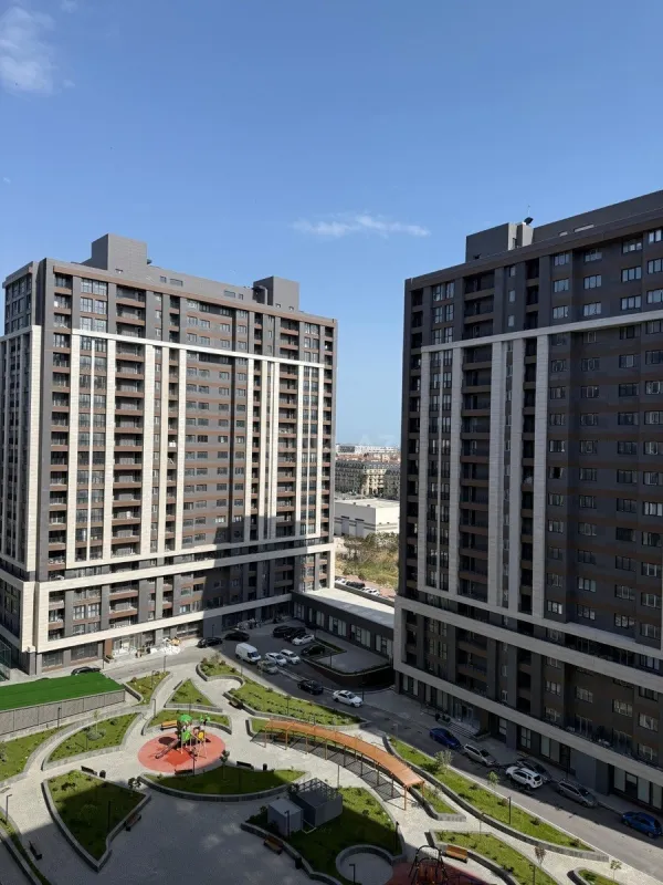 Kirayə verilir 2 otaqlı mənzil 90 m²