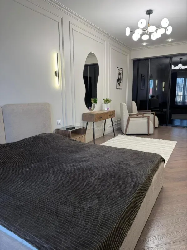 Kirayə verilir 2 otaqlı mənzil 90 m²