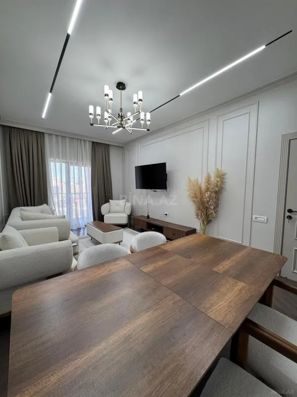 Kirayə verilir 2 otaqlı mənzil 90 m²