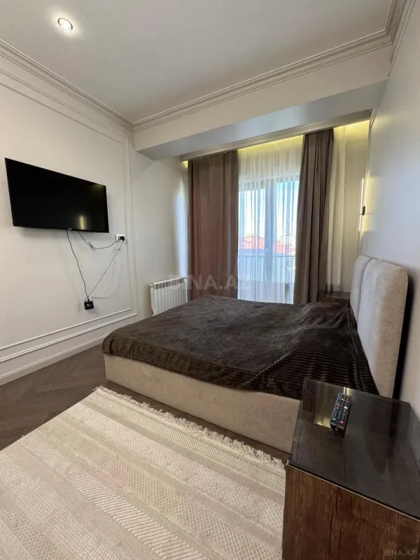 Kirayə verilir 2 otaqlı mənzil 90 m²