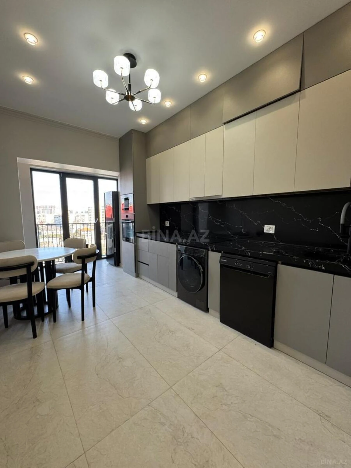 Kirayə verilir 2 otaqlı mənzil 90 m²