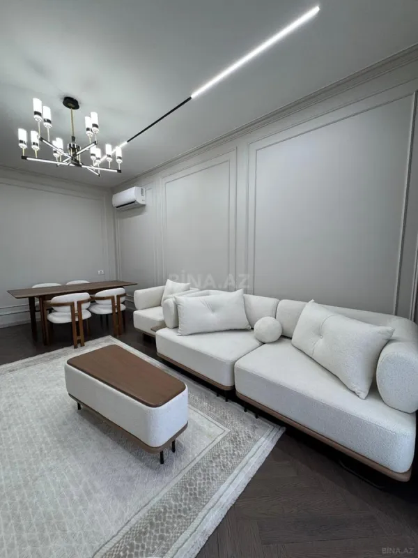 Kirayə verilir 2 otaqlı mənzil 90 m²