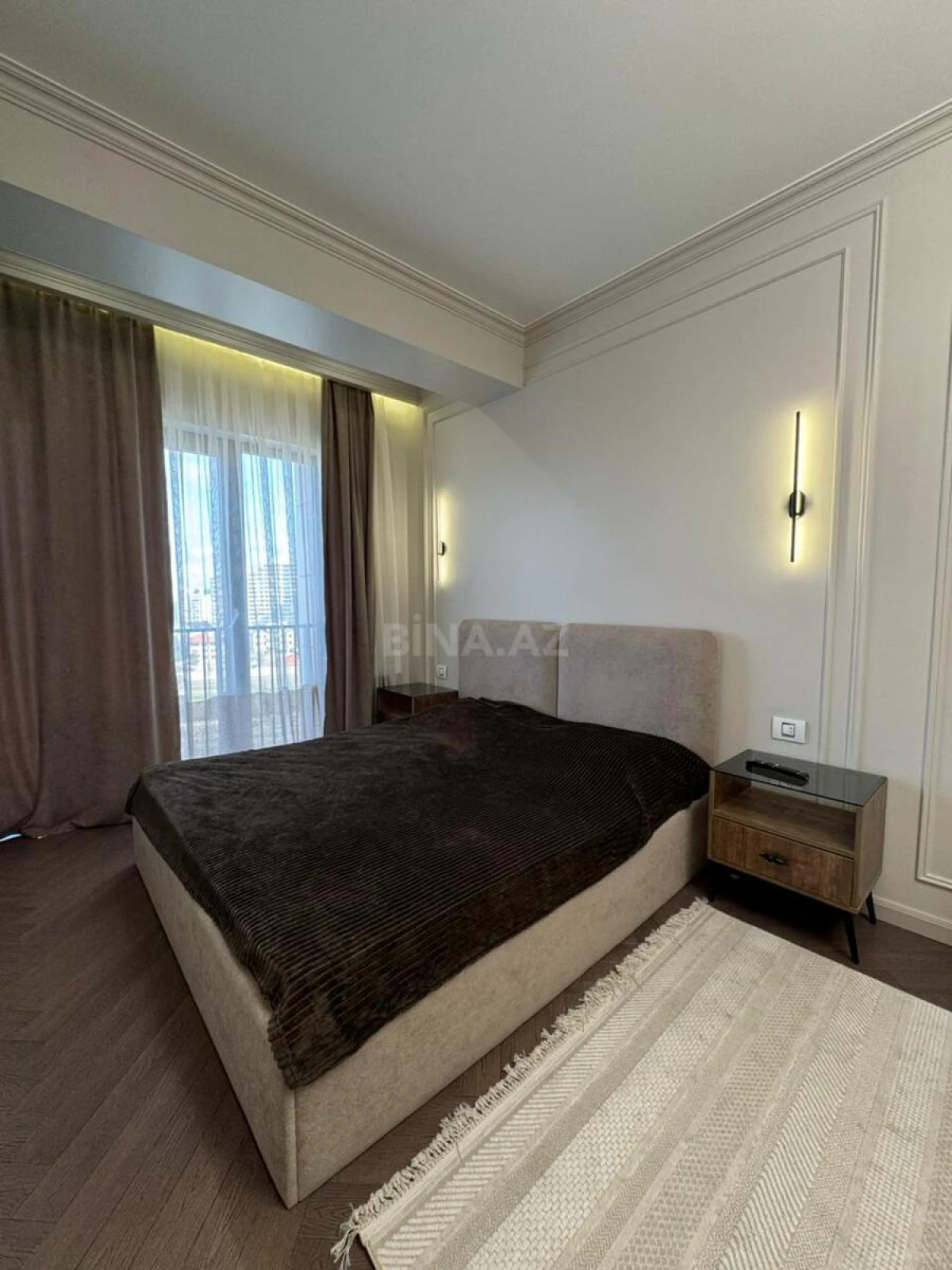 Kirayə verilir 2 otaqlı mənzil 90 m²