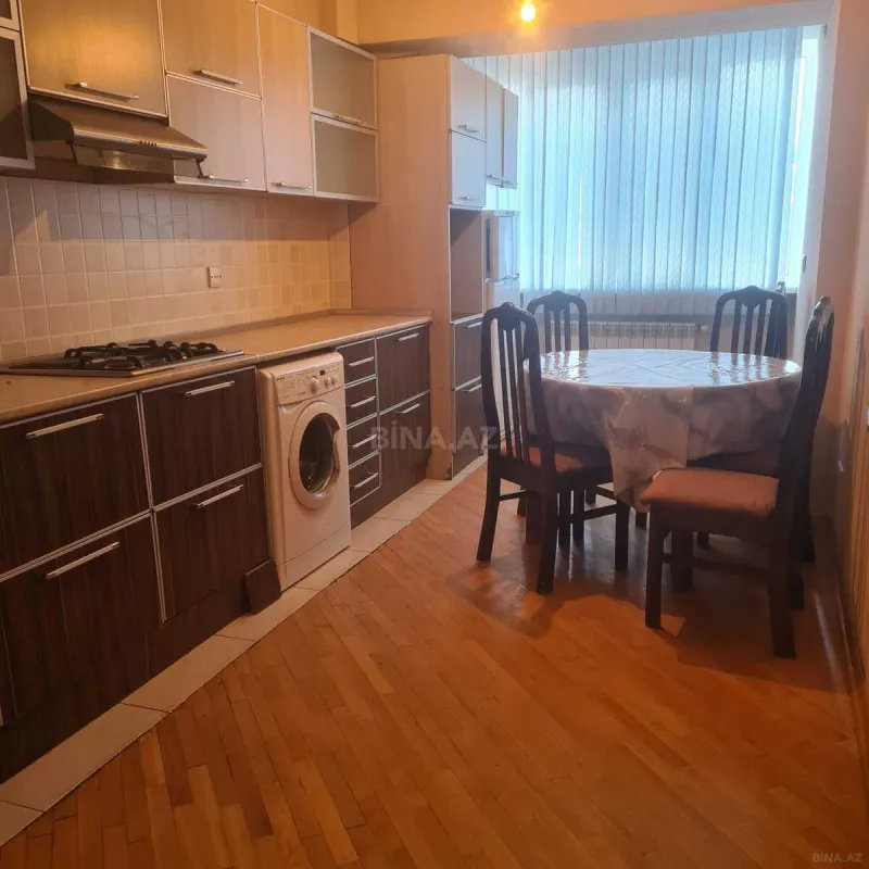 Kirayə verilir 2 otaqlı mənzil 65 m²