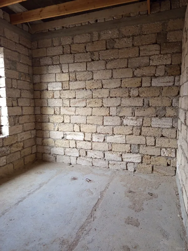 Satılır 5 otaqlı həyət evi 200 m²