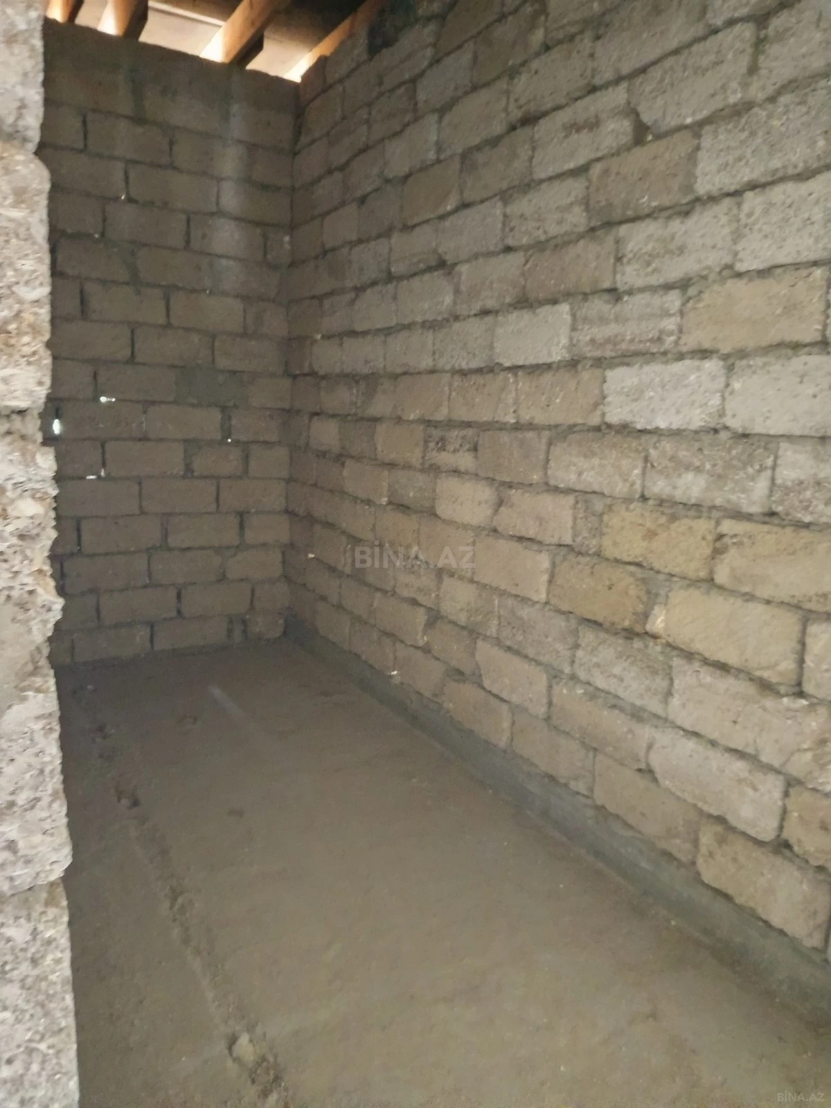 Satılır 5 otaqlı həyət evi 200 m²