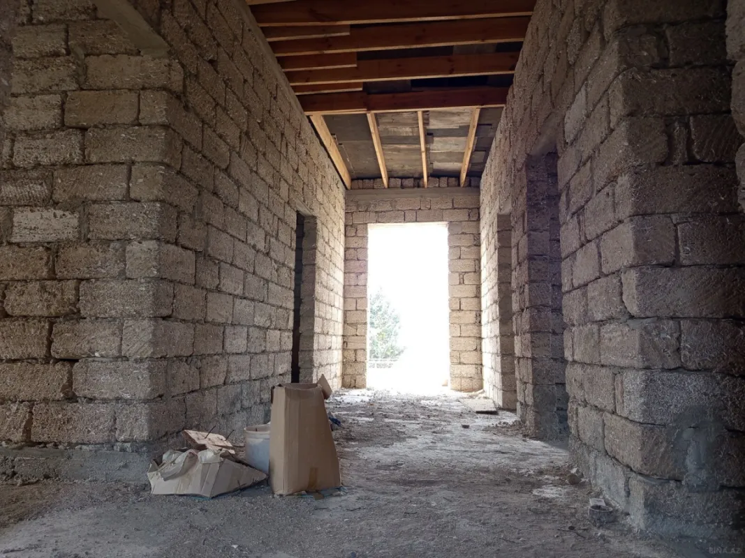 Satılır 5 otaqlı həyət evi 200 m²