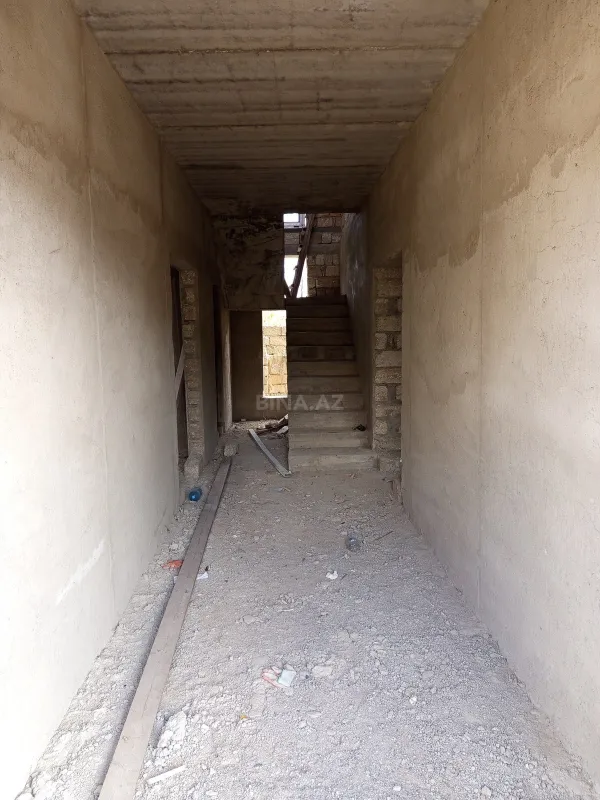 Satılır 5 otaqlı həyət evi 200 m²