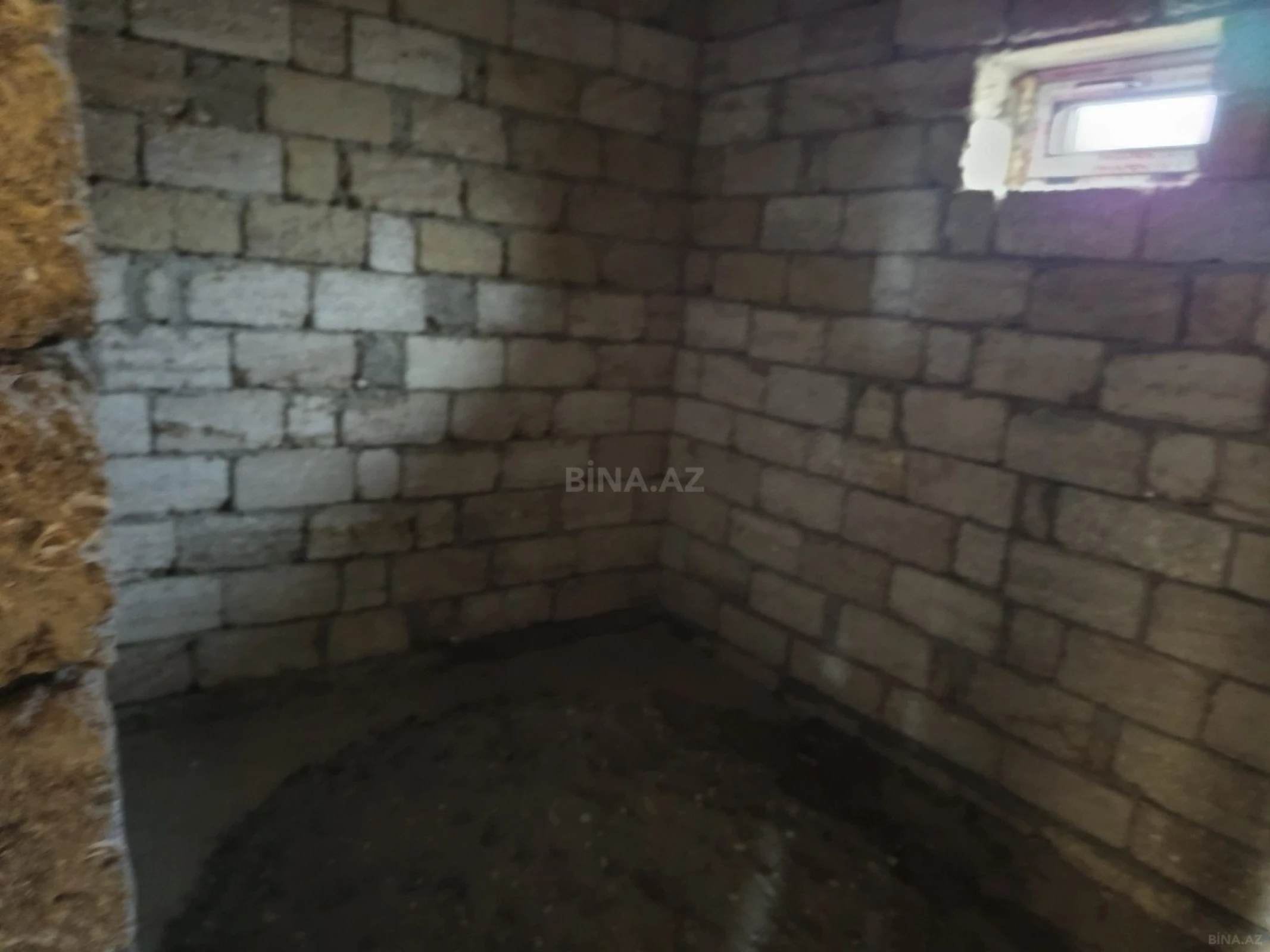 Satılır 5 otaqlı həyət evi 200 m²
