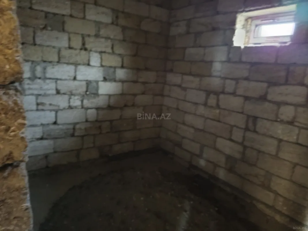 Satılır 5 otaqlı həyət evi 200 m²