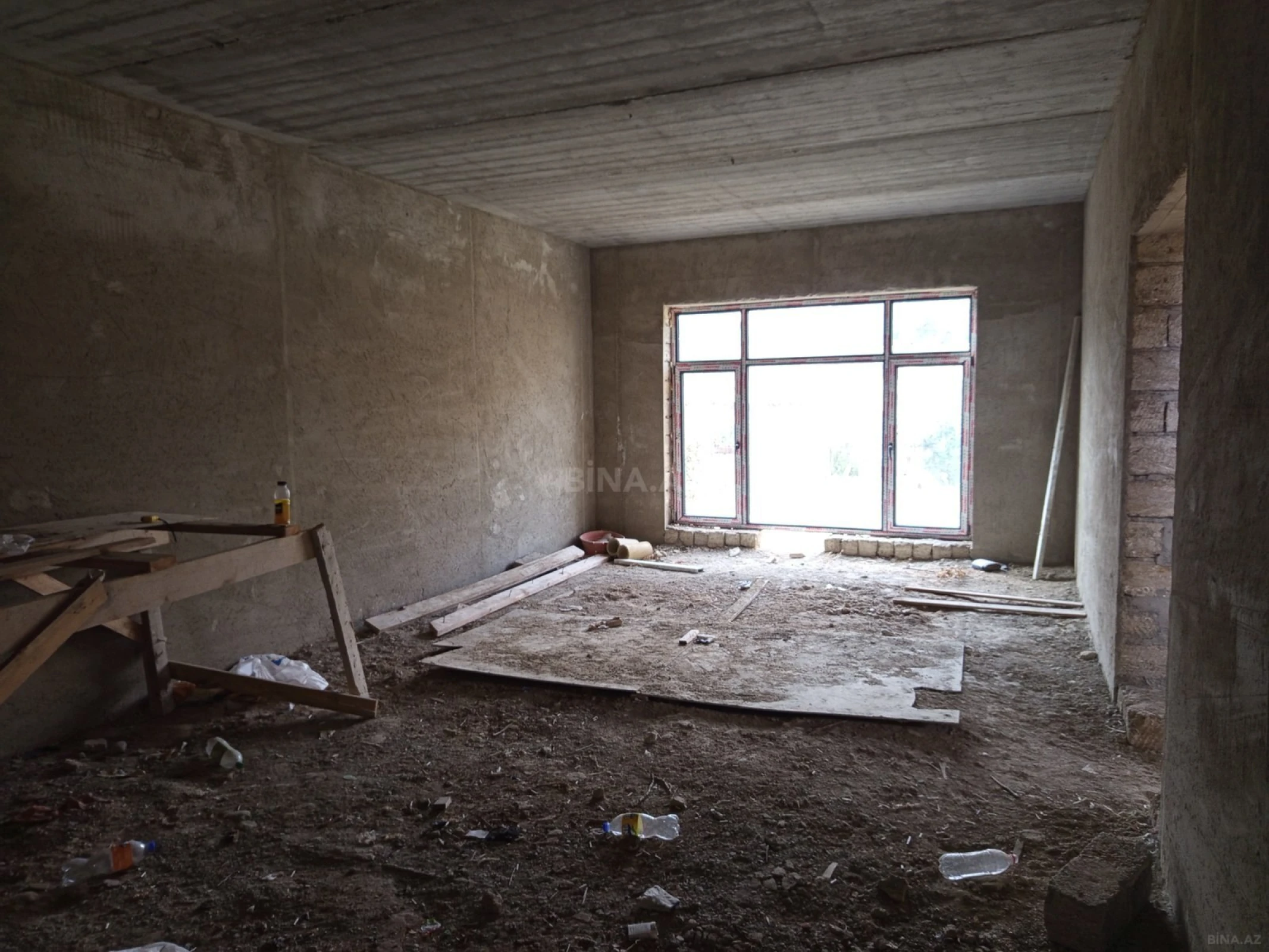 Satılır 5 otaqlı həyət evi 200 m²