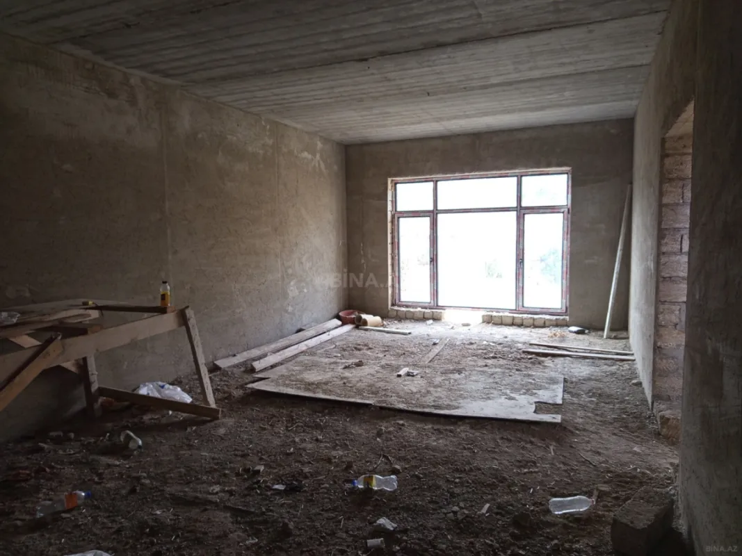 Satılır 5 otaqlı həyət evi 200 m²