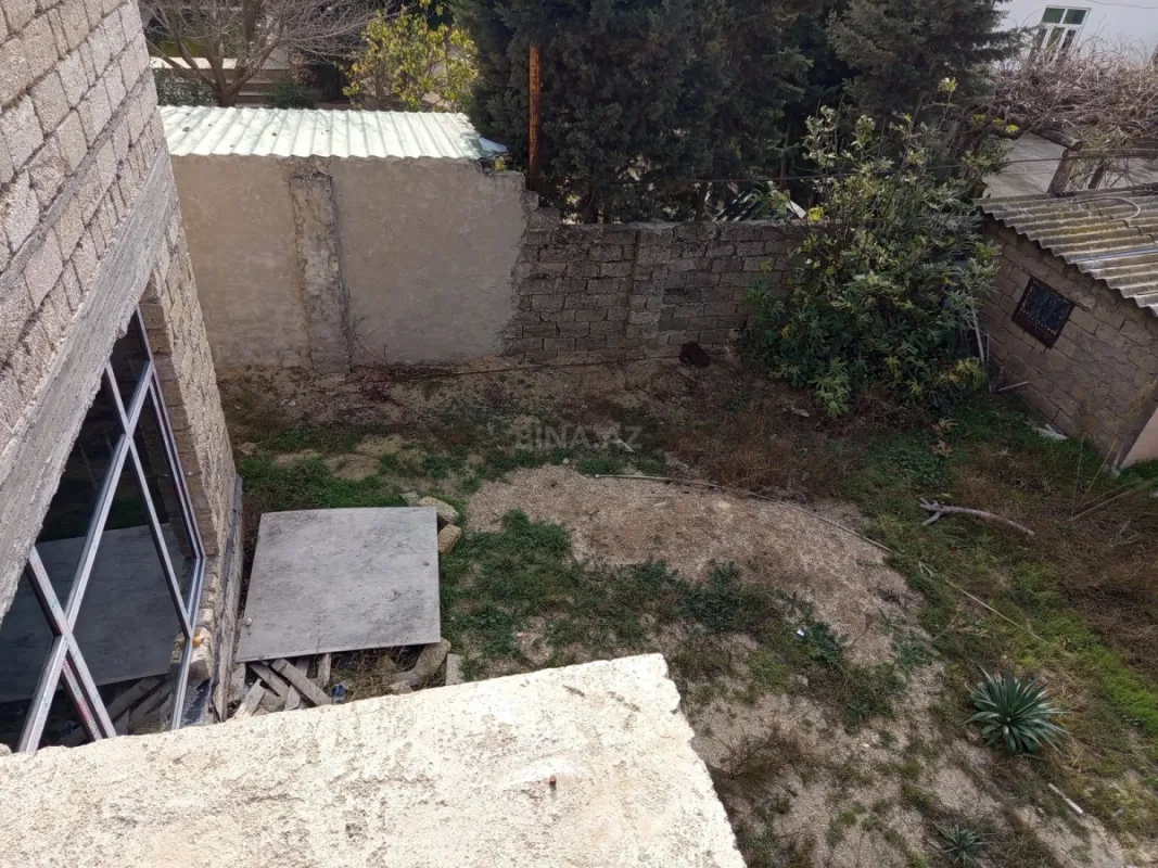 Satılır 5 otaqlı həyət evi 200 m²