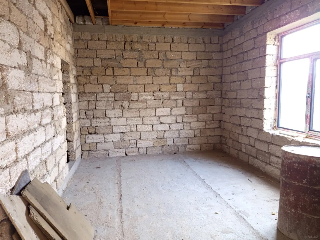 Satılır 5 otaqlı həyət evi 200 m²