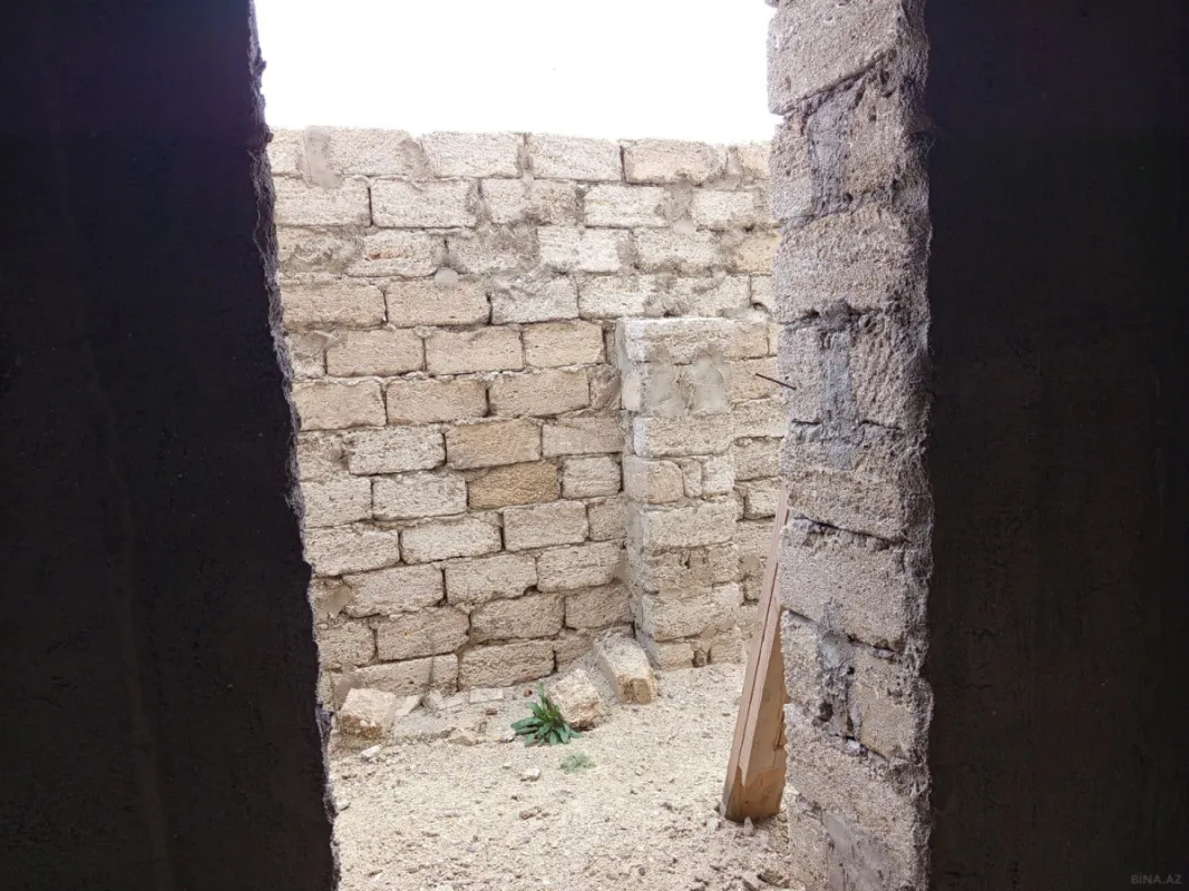 Satılır 5 otaqlı həyət evi 200 m²