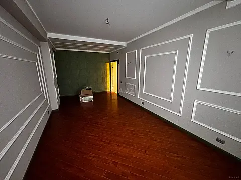 Satılır 3 otaqlı mənzil 135 m²