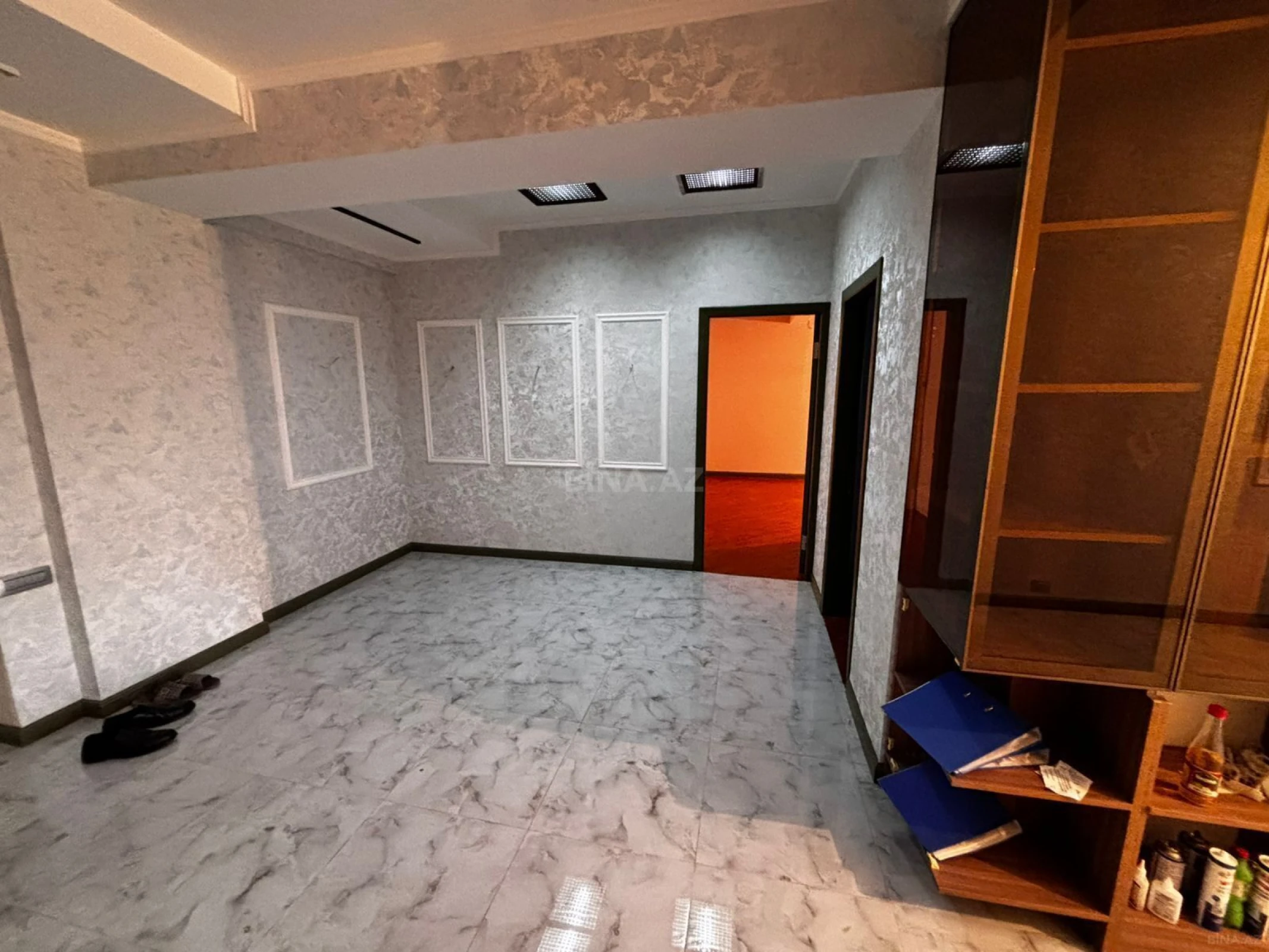 Satılır 3 otaqlı mənzil 135 m²
