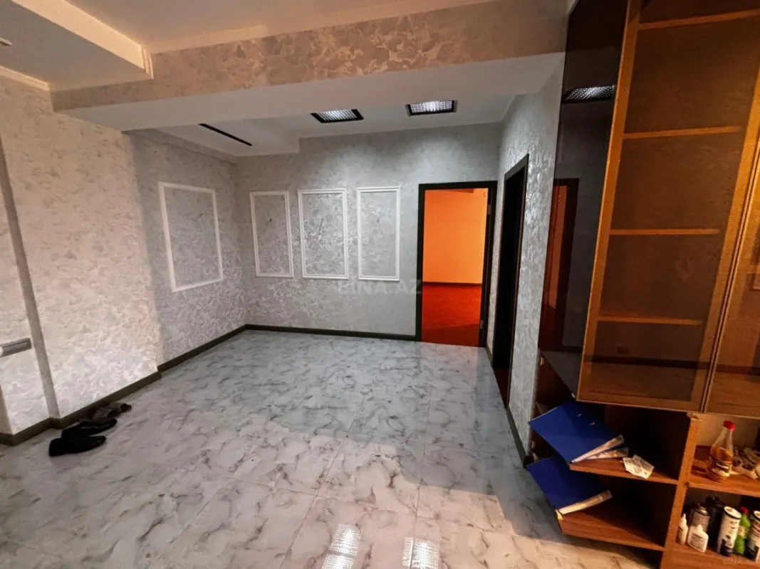 Satılır 3 otaqlı mənzil 135 m²