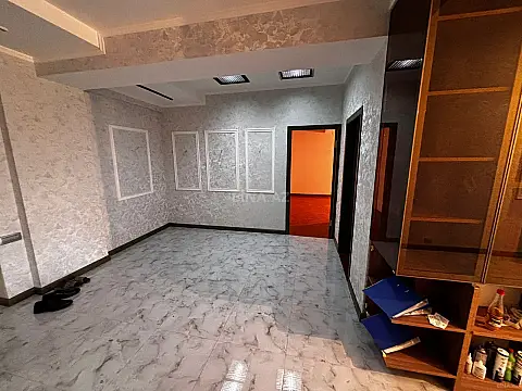 Satılır 3 otaqlı mənzil 135 m²