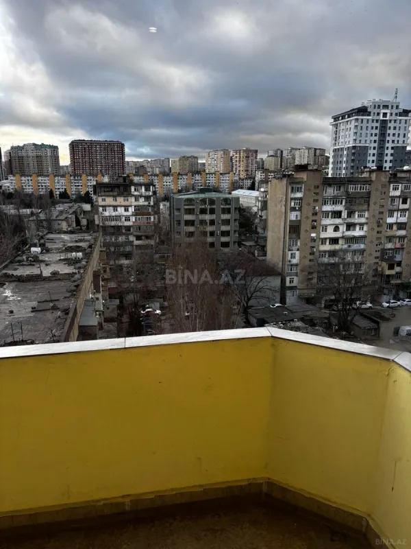 Satılır 3 otaqlı mənzil 135 m²