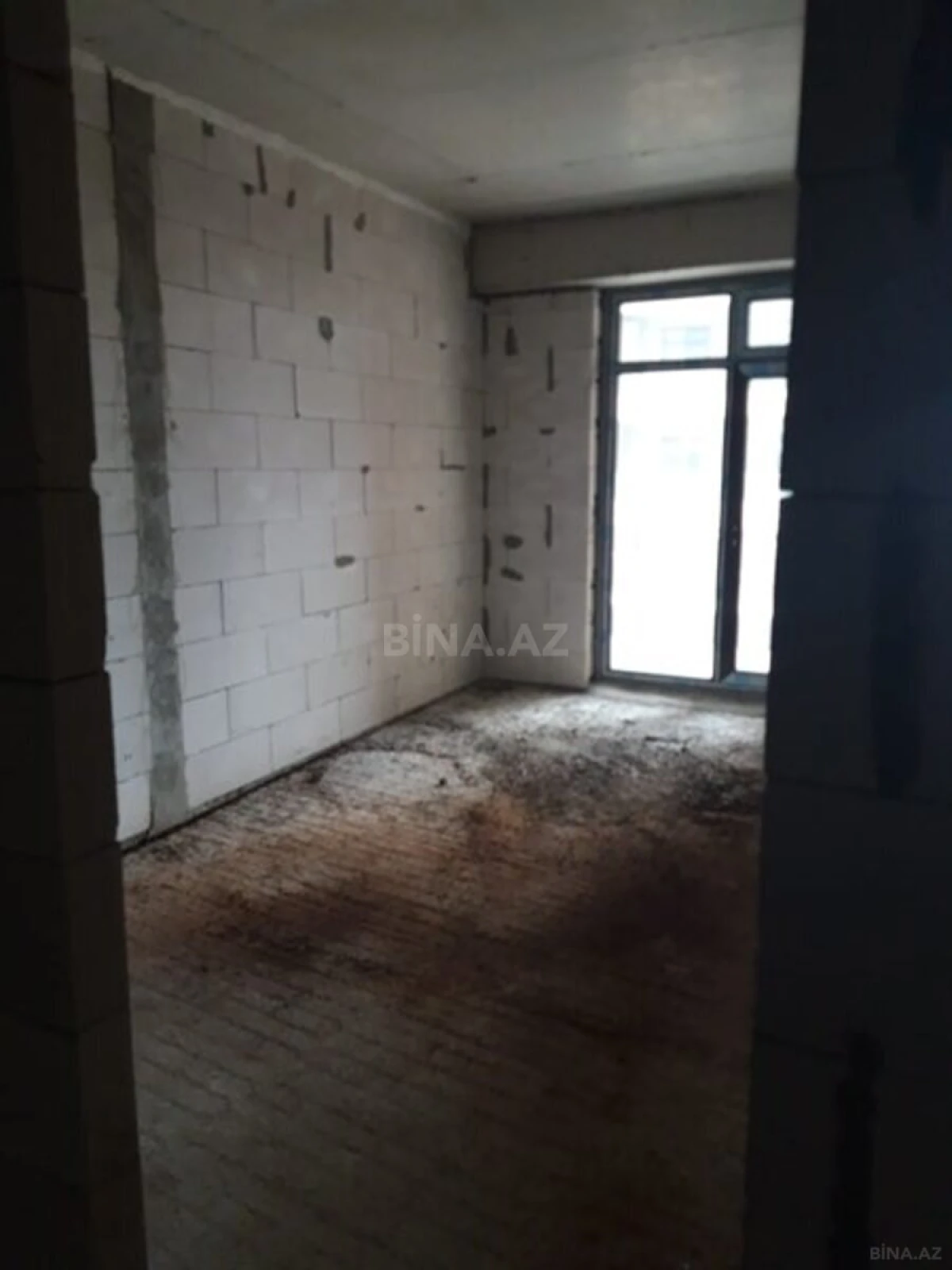 Satılır 3 otaqlı mənzil 121 m²