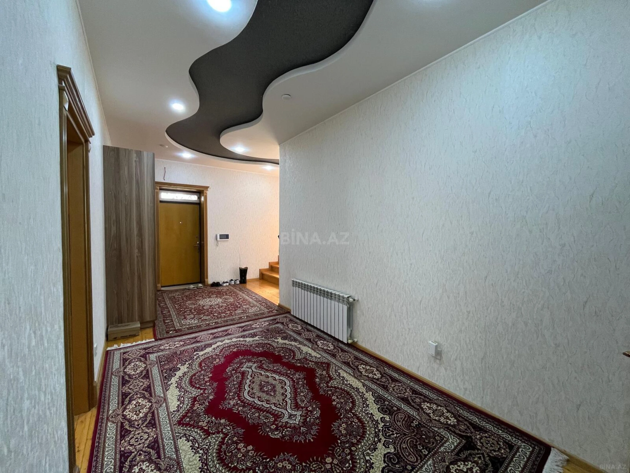 Satılır 6 otaqlı həyət evi 350 m²