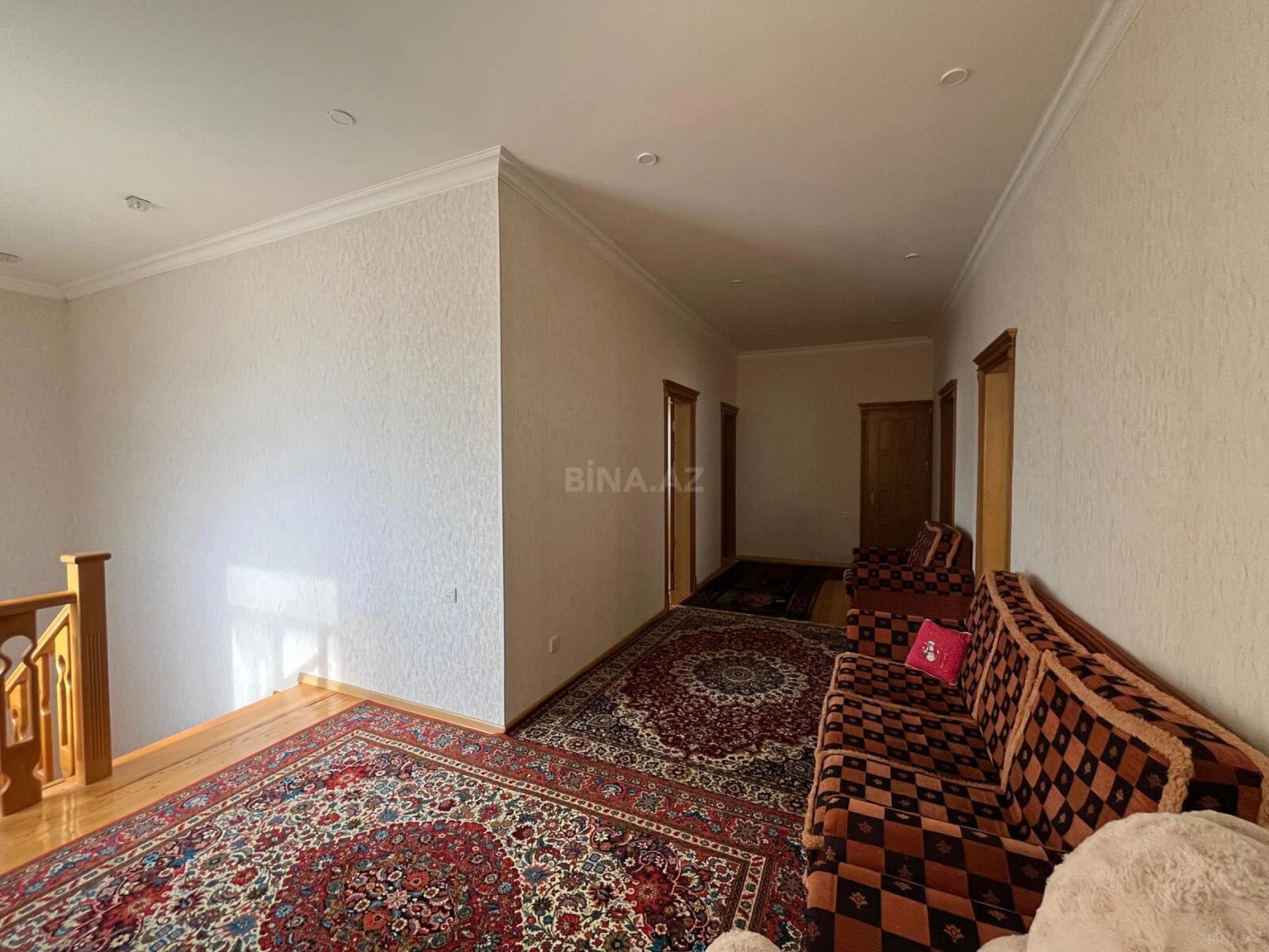Satılır 6 otaqlı həyət evi 350 m²