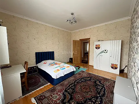 Satılır 6 otaqlı həyət evi 350 m²