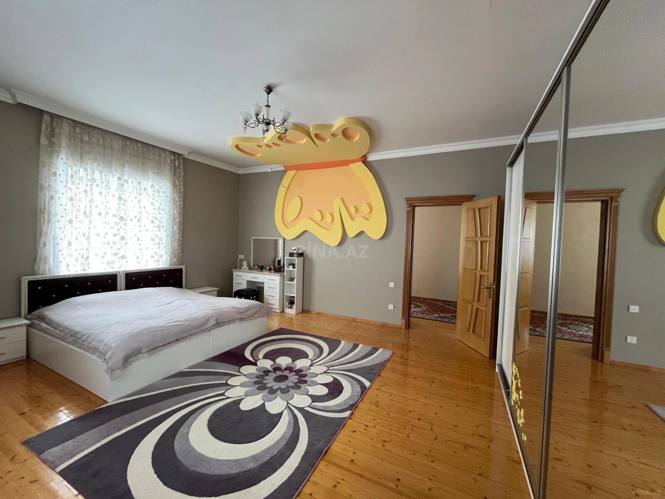 Satılır 6 otaqlı həyət evi 350 m²