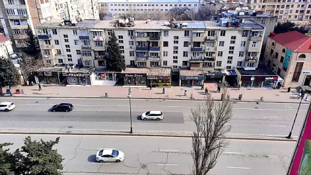 Satılır 4 otaqlı mənzil 110 m²