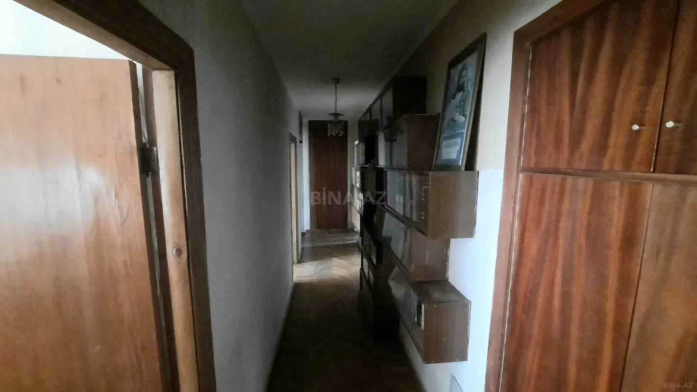 Satılır 4 otaqlı mənzil 110 m²