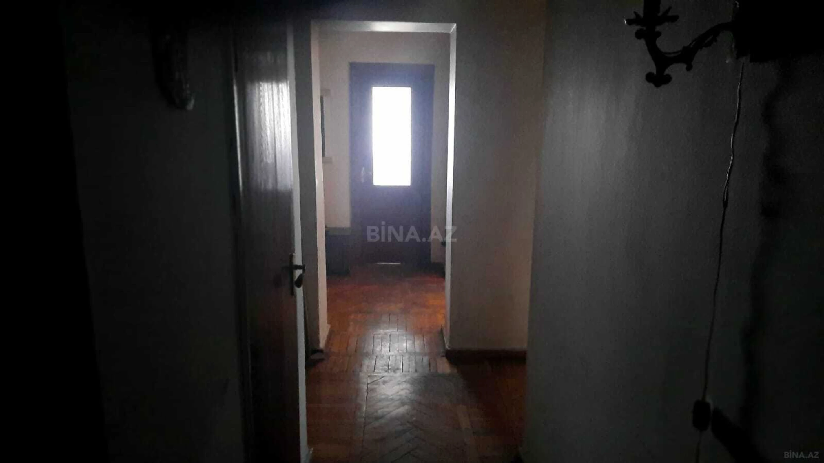 Satılır 4 otaqlı mənzil 110 m²