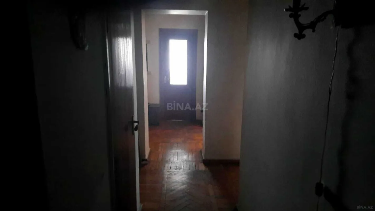 Satılır 4 otaqlı mənzil 110 m²