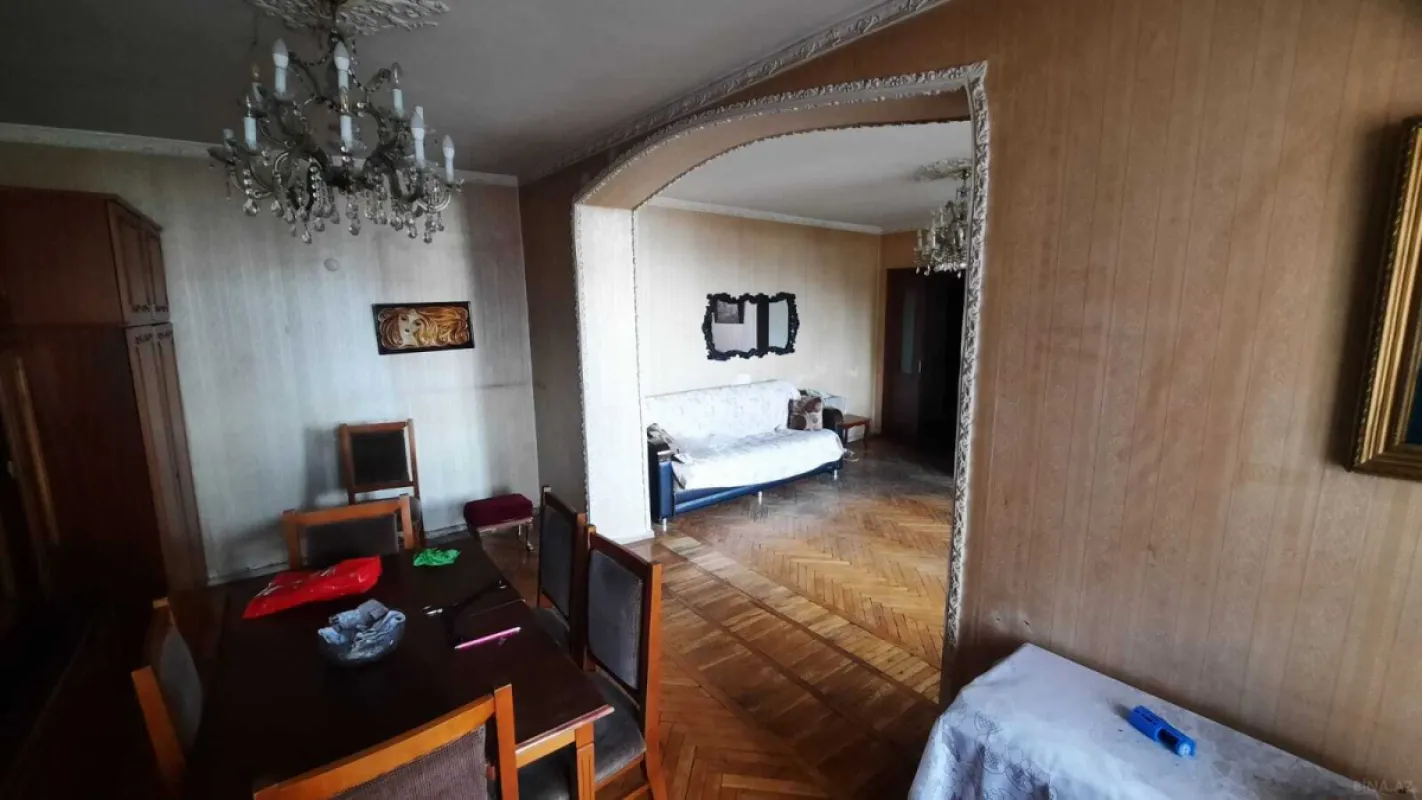 Satılır 4 otaqlı mənzil 110 m²