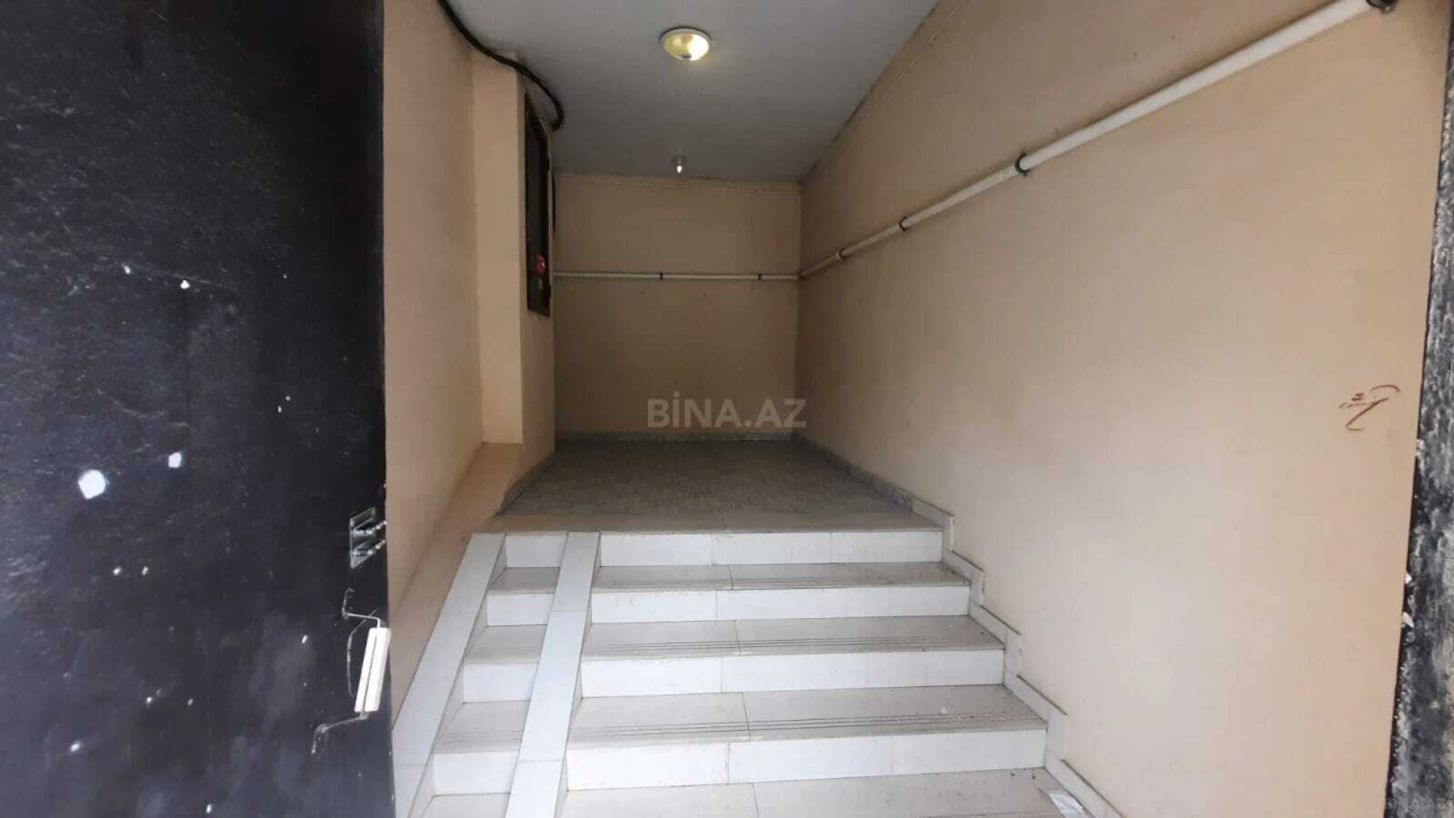 Satılır 4 otaqlı mənzil 110 m²