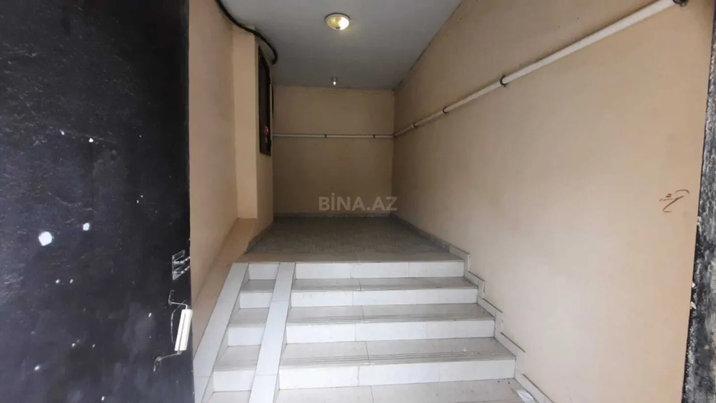 Satılır 4 otaqlı mənzil 110 m²