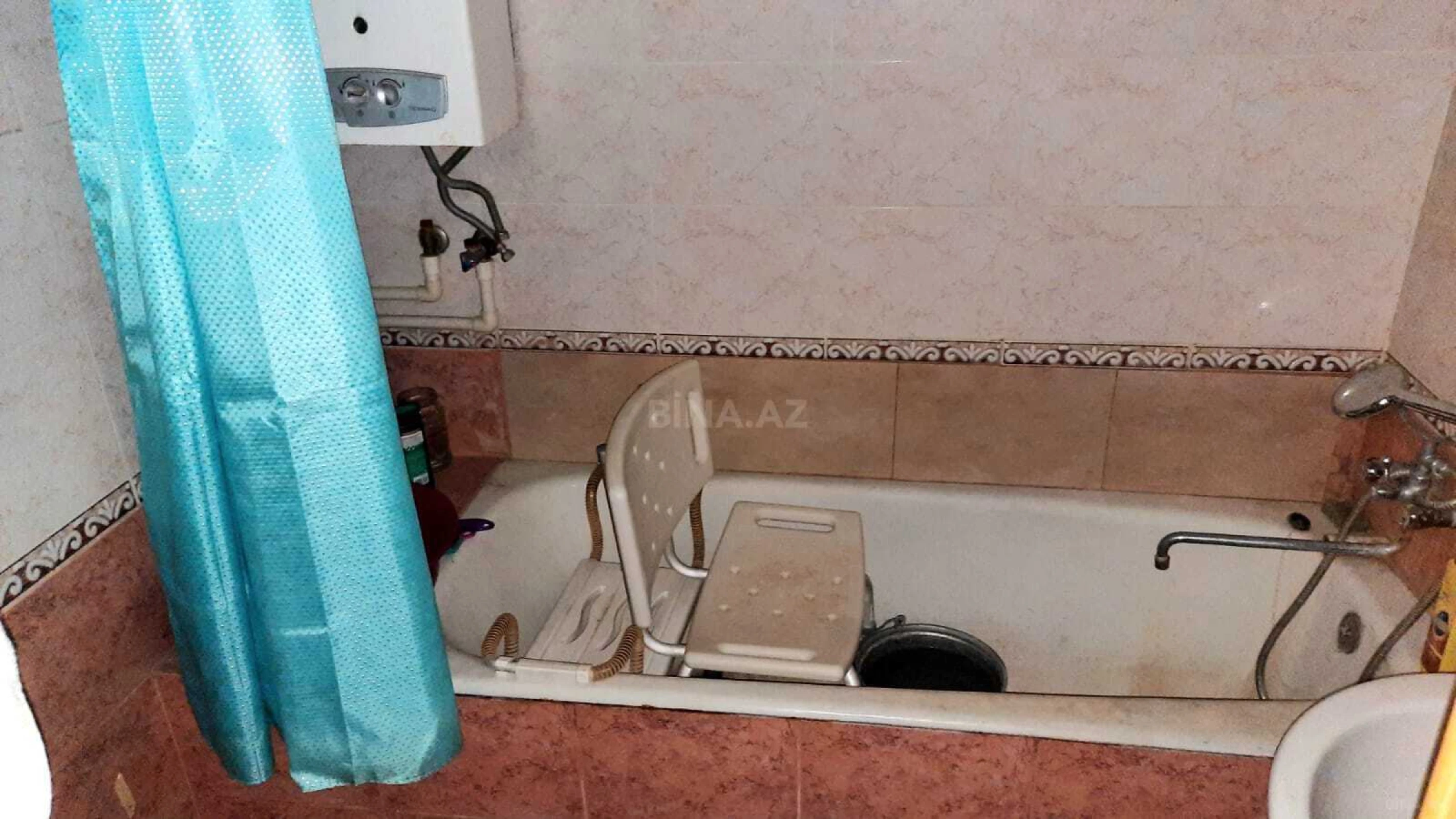 Satılır 4 otaqlı mənzil 110 m²