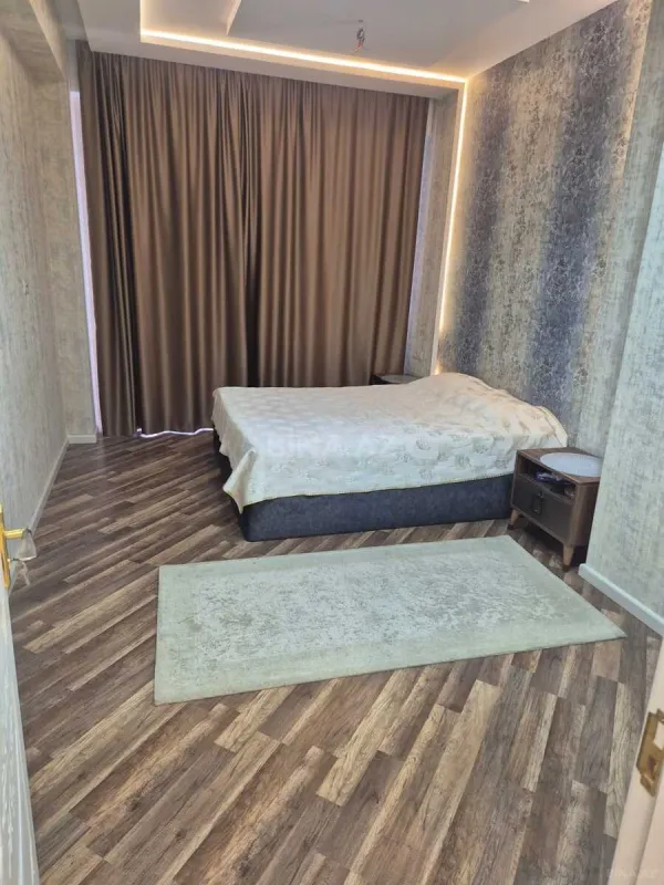 Satılır 2 otaqlı mənzil 70 m²