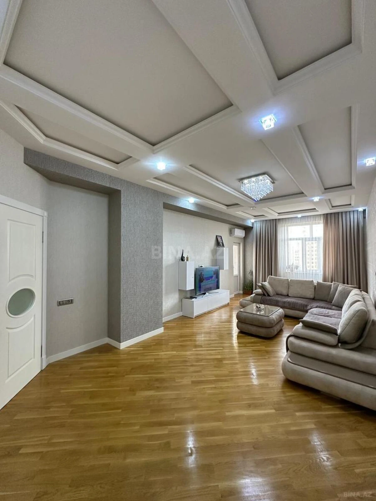 Satılır 3 otaqlı mənzil 127 m²