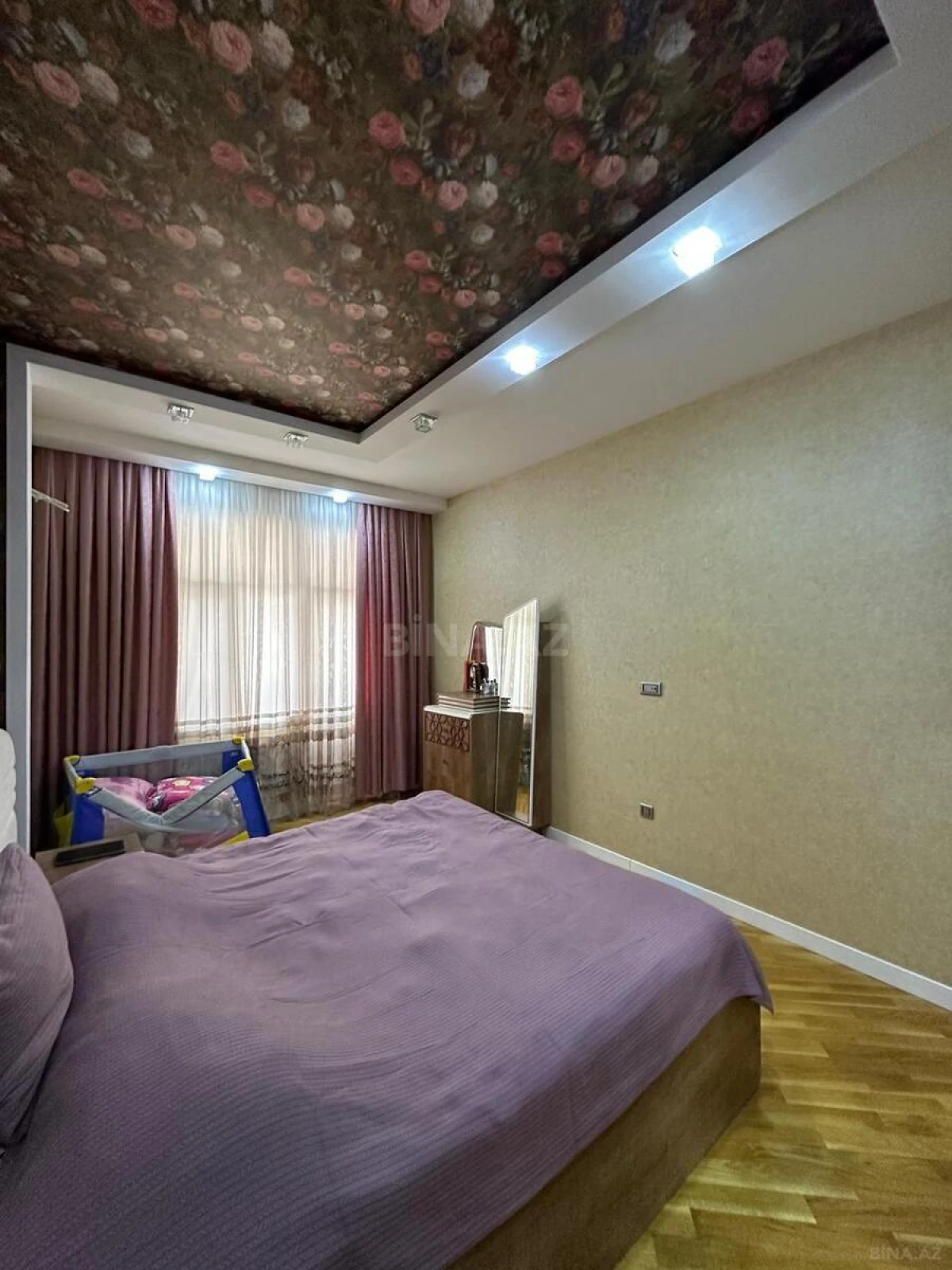 Satılır 3 otaqlı mənzil 127 m²