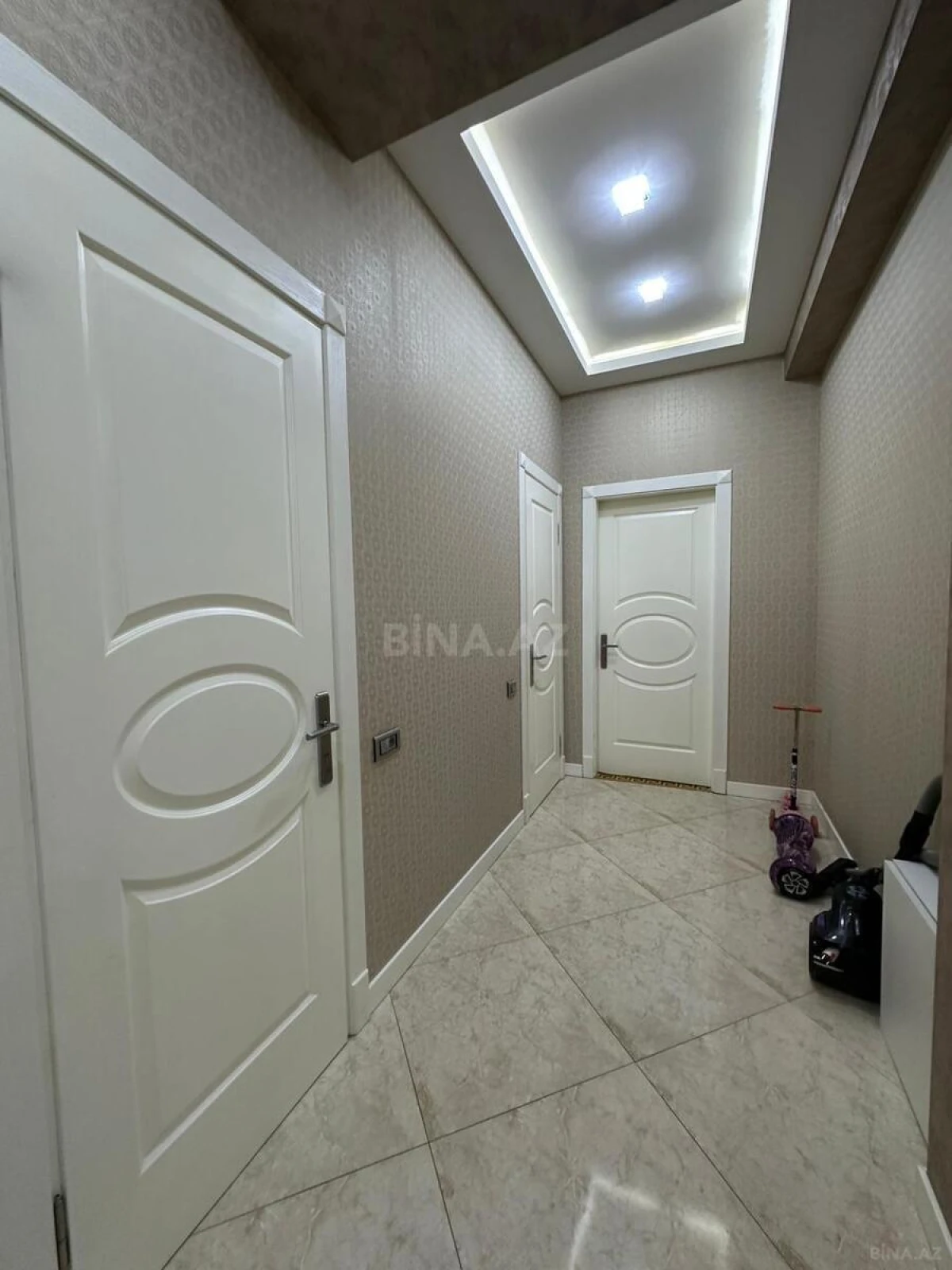 Satılır 3 otaqlı mənzil 127 m²