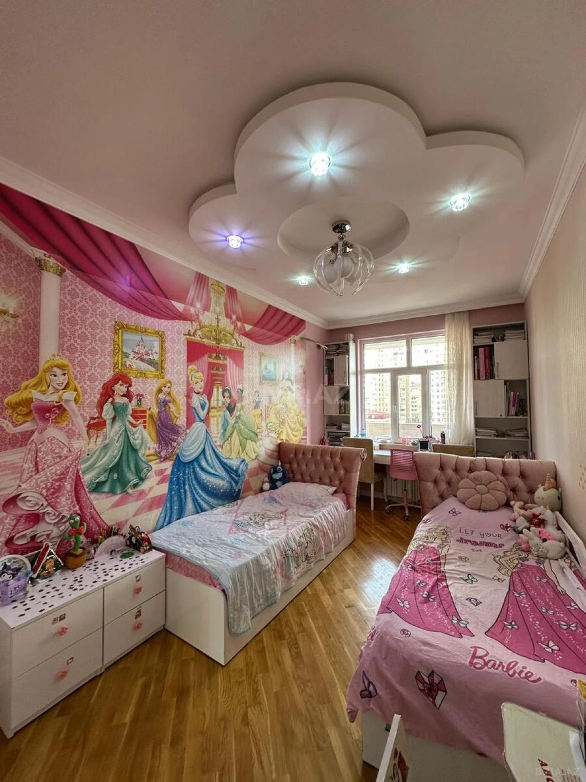 Satılır 3 otaqlı mənzil 127 m²