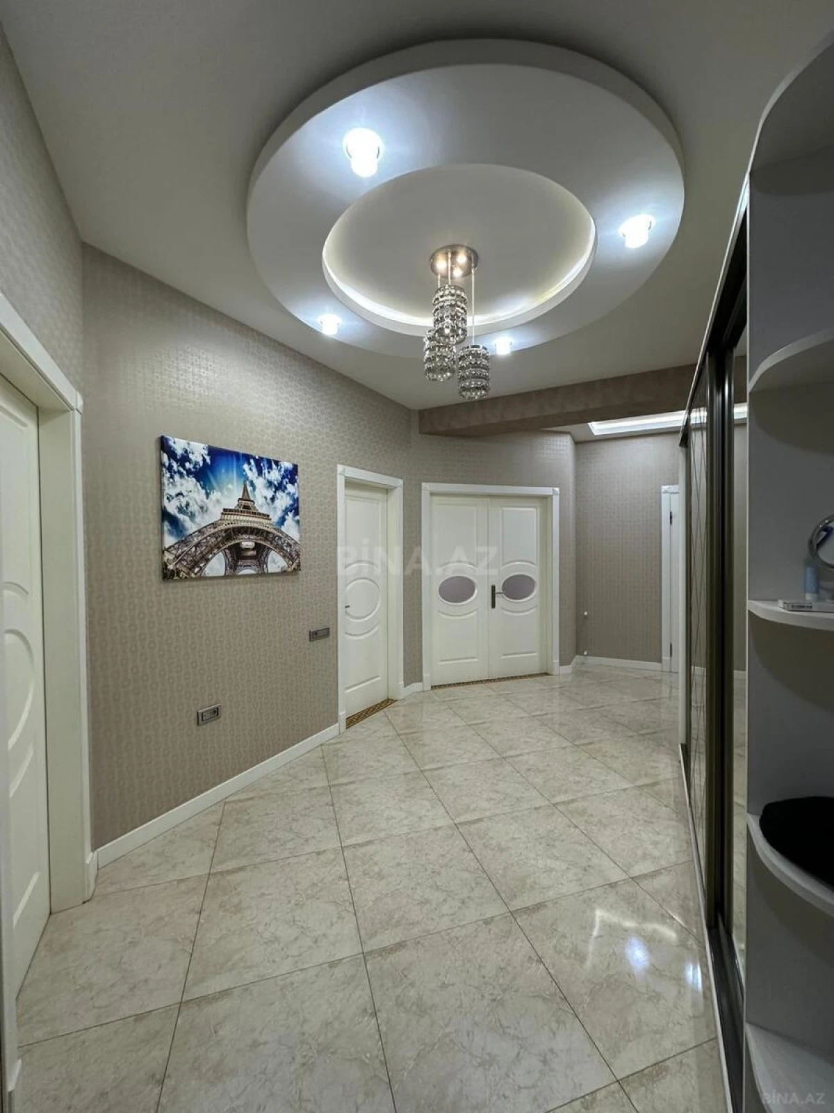 Satılır 3 otaqlı mənzil 127 m²