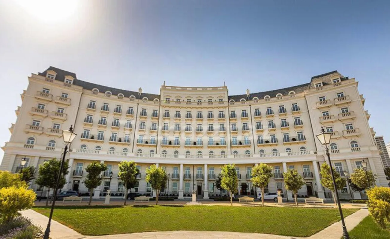 Satılır 4 otaqlı mənzil 144 m²