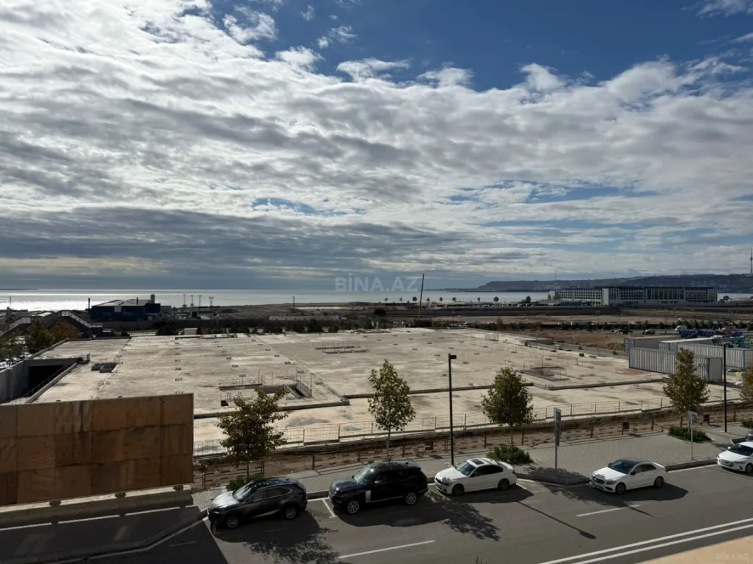 Satılır 4 otaqlı mənzil 144 m²