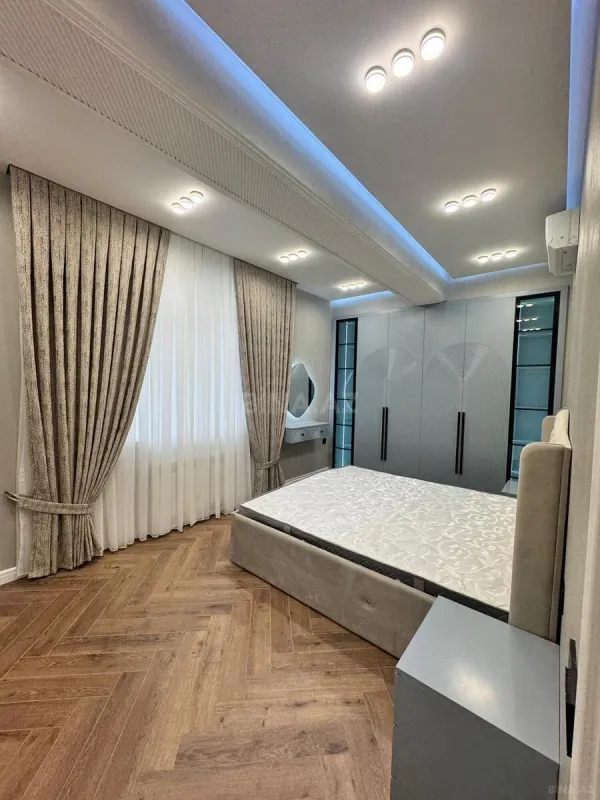 Satılır 3 otaqlı mənzil 105 m²